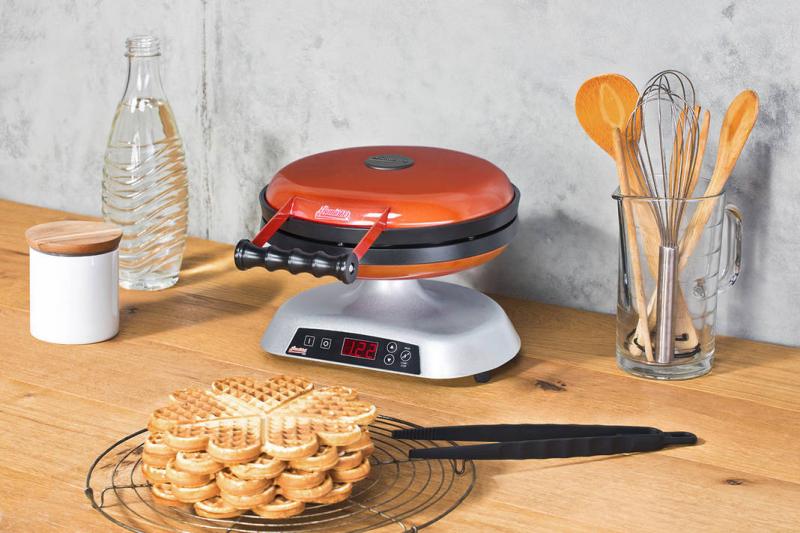 Neumärker Retro-Waffeleisen Mars, Metallic Red runde Belgische Waffel Americano 12-20205